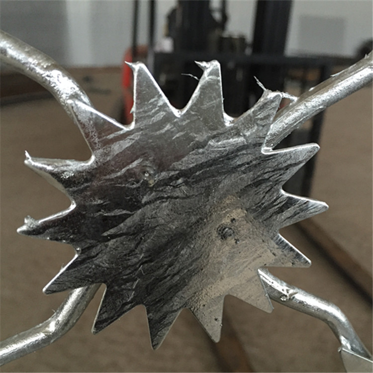 梅花刺防沖隔離網(wǎng)的規(guī)格及安裝案例展示圖片4 梅花刺防沖隔離網(wǎng)的規(guī)格及安裝案例展示圖片4