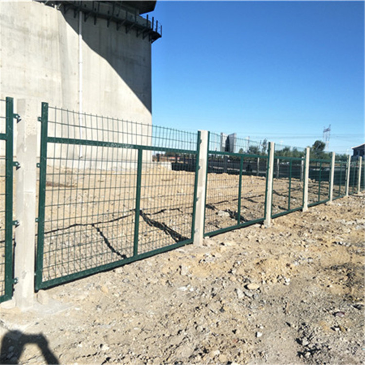 鐵路防護柵欄案例展示圖片4 鐵路防護柵欄案例展示圖片4